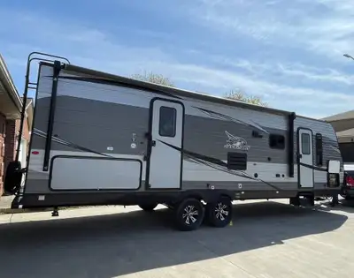 2021 JAYCO JAY FLIGHT 28BHS Perfect layout for a family trailer. Trailer is in prestine condition. S...