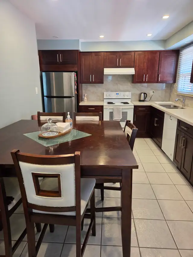 Gorgeous 3 Bedroom Home Near York University