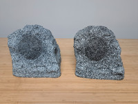 Haut-parleurs d'extérieur en forme de roche
