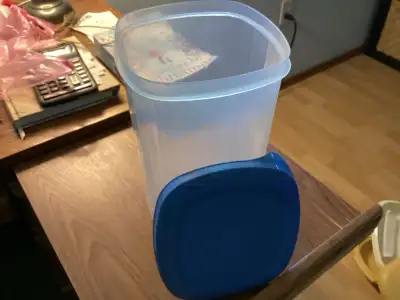 4.3ltr. Great for spaghetti or other pasta etc. Kindly check out my other posts