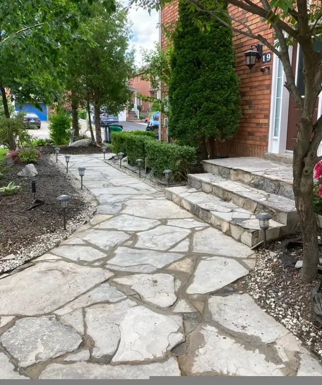 Custom Interlock Art For Flat Surfaces or Walls in Interlock, Paving & Driveways in Markham / York Region - Image 17