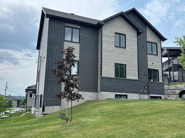 Août GRATUIT! Grand 5½ à Fleurimont – 3 chambres – 1 575 $ — photo 2