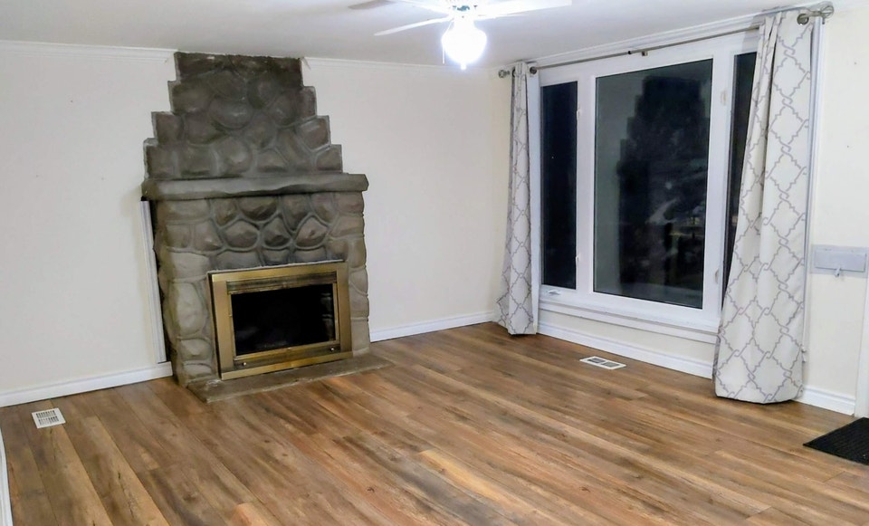 ++ Updated, large, 2 bedroom with in unit laundry PORT COLBORNE 4