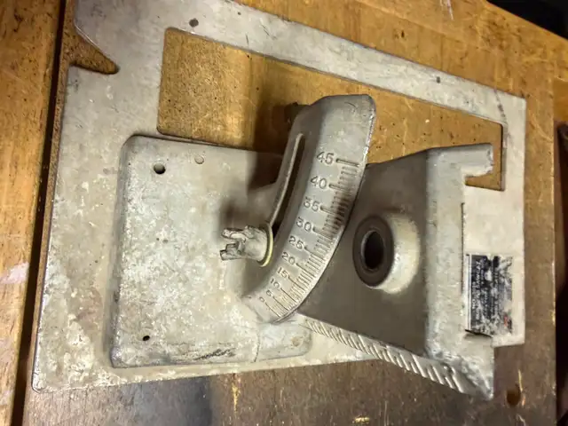 8-1/4” Sawcat circular saw in Power Tools in Strathcona County - Image 7