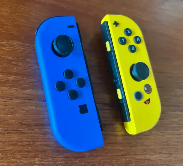 Nintendo Switch Joy-Con Fortnite Edition in Nintendo Switch in St. Catharines - Image 5