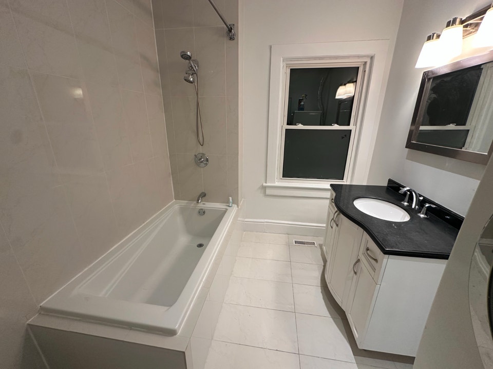 One Bedroom Apartment for Rent Brockton Village 3