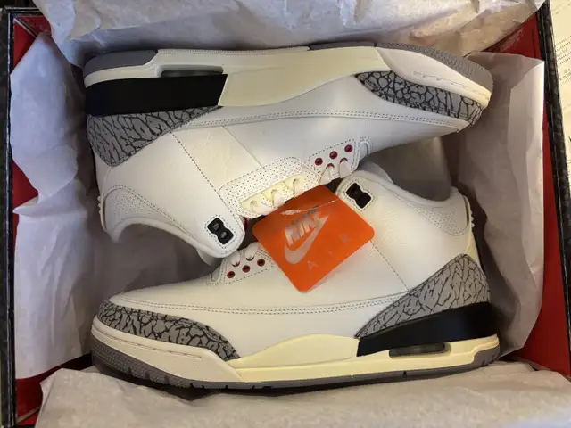 Jordan 3 White Cement Reimagined size 11 in Men's Shoes in City of Toronto - Image 2