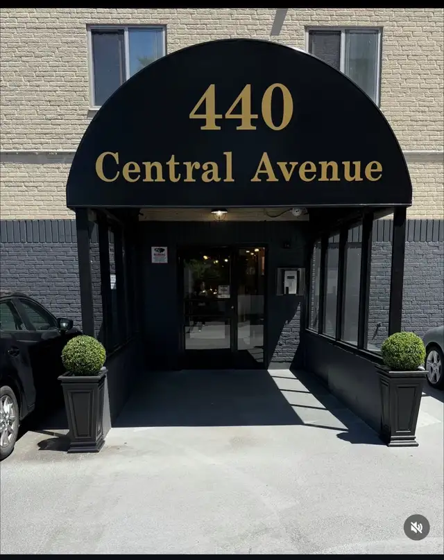 TREATMENT ROOM FOR RENT in Commercial & Office Space for Rent in London - Image 8