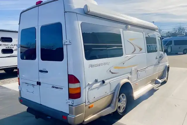 New Lower Price! 2007 diesel Pleasure-Way Plateau in RVs & Motorhomes in Ottawa - Image 5