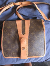 Louis Vuitton Flap Crossbody Messenger Bag Handbag Vintage Rare