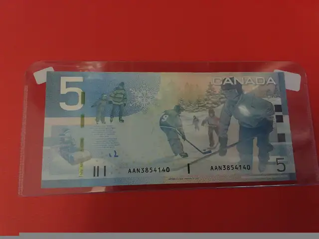 $5 Canada Banknote in Arts & Collectibles in Mississauga / Peel Region - Image 3