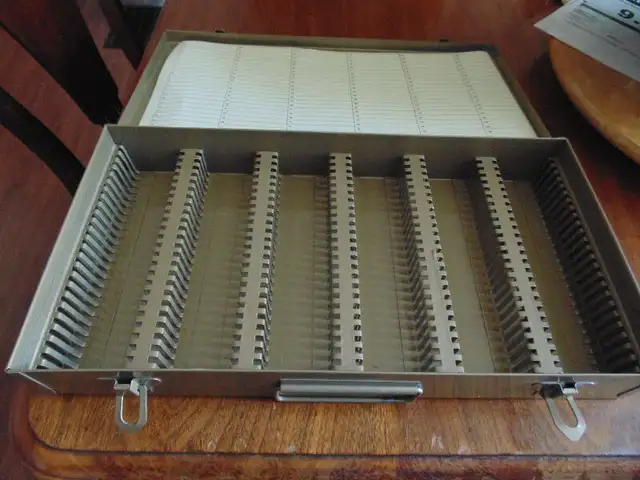 Vintage Wooden Slide Viewer in Arts & Collectibles in London - Image 8