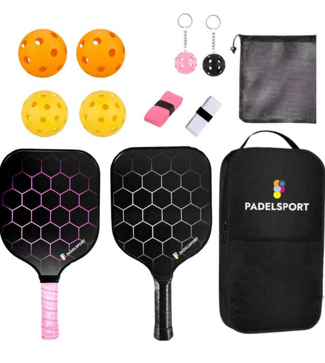 Pickleball-Set with 2 Fiberglass Paddles, 4 Pickle-Ball Balls dans Tennis et raquettes  à Ville de Montréal - Image 2