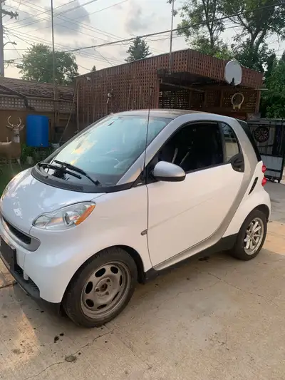 Safetied 2010 Smart Fortwo car. Kms 82789 2 seats, automatic transmission