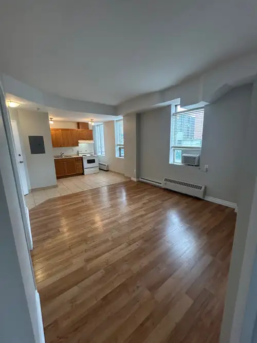 Two-bedroom Riverview - Feb 1st - $1850 plus hydro - landlord pays for heat and water - clean and sa...