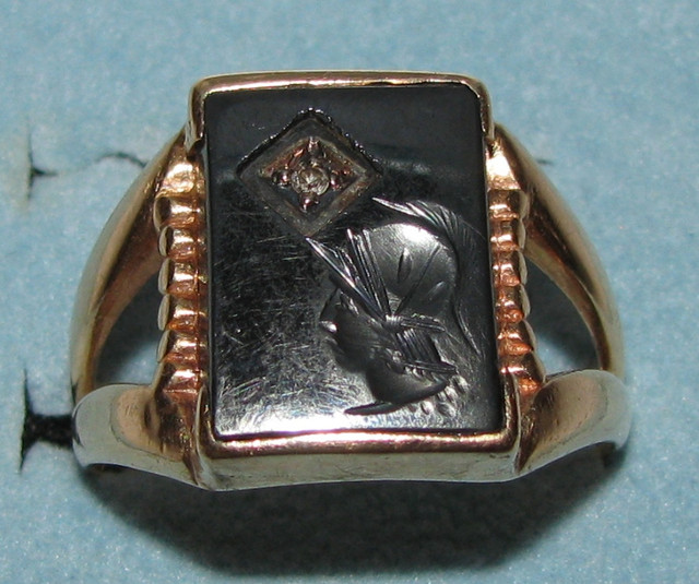 Mens 10K Yellow & White Gold Carved Hematite Intaglio Ring 12.5 in Jewellery & Watches in Saint John - Image 2