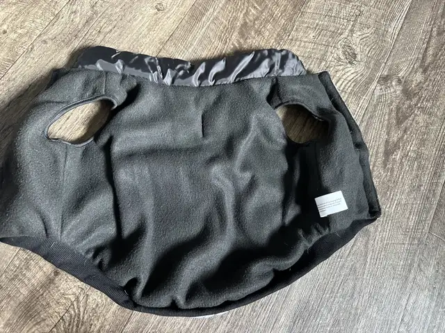 Small Dog Jacket Vest in Accessories in Winnipeg - Image 4