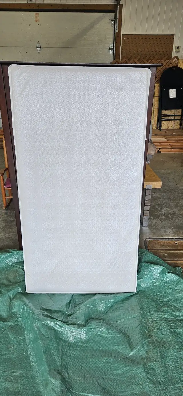 Matelas bassinette in Beds & Mattresses in Sherbrooke - Image 2