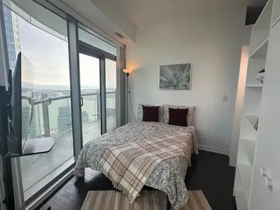 ️ Private Room in Toronto – Prime Toronto Location – All Utilities Included Location: York St & Brem...