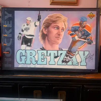 ONLY  $40 - Wayne Gretzky Upper Deck 92/93 Picture, View more