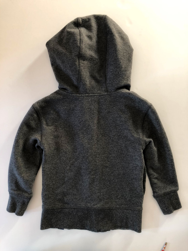 Yoga girl hooded jacket, size T3/4 in Clothing - 4T in Calgary - Image 2