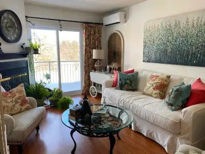 2 Bedroom condo unit overlooking Riverside Park, with in-unit laundry, pool, and on site storage. We...