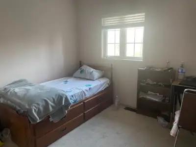 Private &Shared BEDROOM WITH WASHROOM-Steps out to Hurontario St