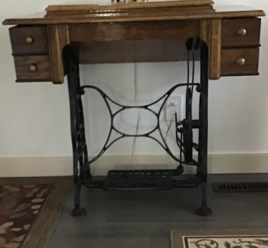 Heavy Vintage singer sewing machine in great working condition. It comes with original needles, bobb...