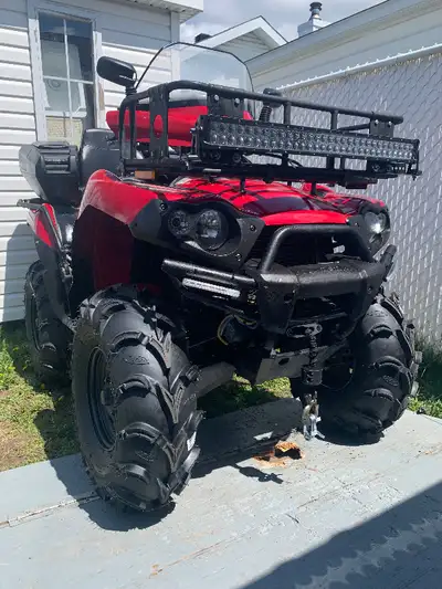 2008 kawasaki brute force 650i 4x4 , seulement 2500km, batterie neuf, huile moteur & différentiel ne...