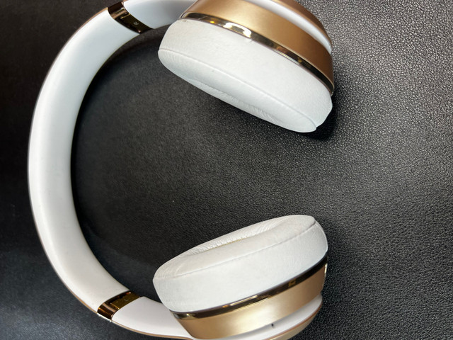 Wireless beats headphones rose gold  in General Electronics in Banff / Canmore - Image 4