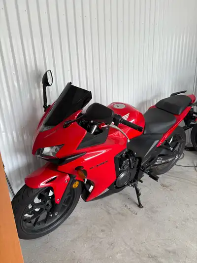 Honda cbr 500, 24000km, super propre et prête pour la saison. Mécanique A1.