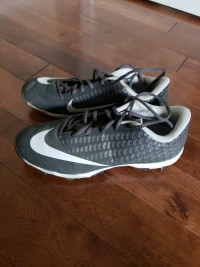 Nike baseball cleats.... Size 10