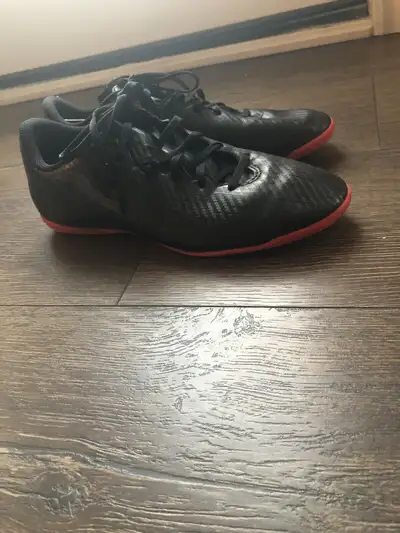 Great Condition  Size 8 Barely Worn, View more