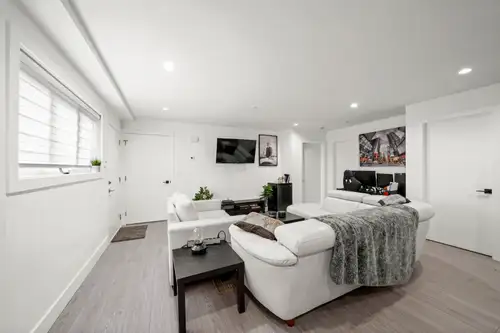 This clean, well‑maintained, above‑ground basement suite is located in one of Maple Ridge’s nicest,...