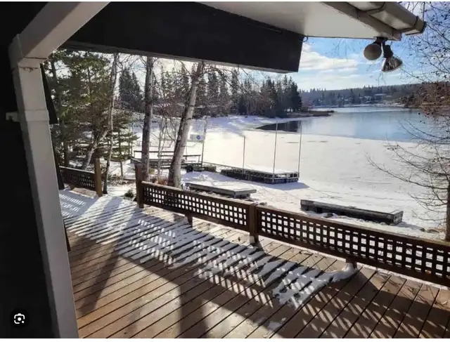 Lake front Cabin on Emma Lake in Saskatchewan in Canada - Image 4
