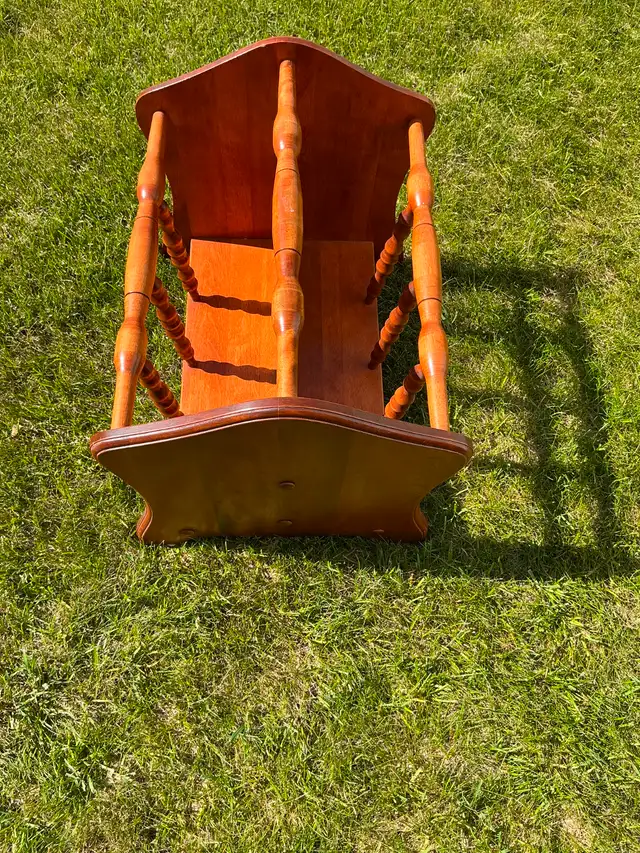 Heavy wood large book or Magazine rack in Bookcases & Shelving Units in Edmonton - Image 3