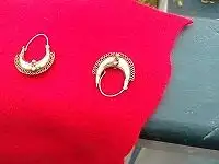 18k gold plated hoop earings in great condition