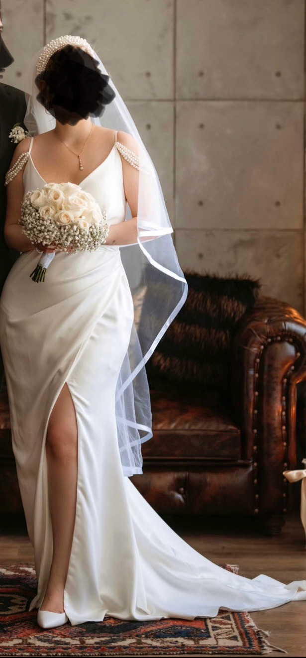 Bridal Dress in Wedding in Markham / York Region - Image 2