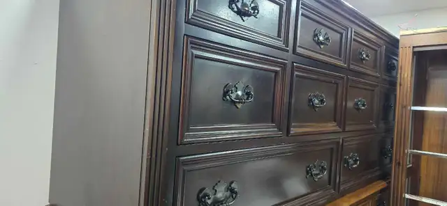 Gibbard Mahogany Wood Dresser in Dressers & Wardrobes in City of Toronto - Image 5