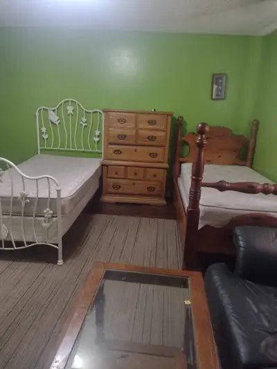 Furnished sharing room walk from Georgian college Barrie availab