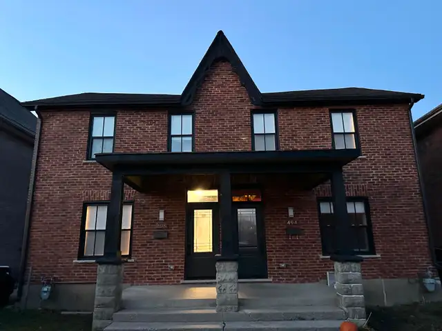 ATTENTION TRENT STUDENTS –2 Bdrms In Fully Renovated Home