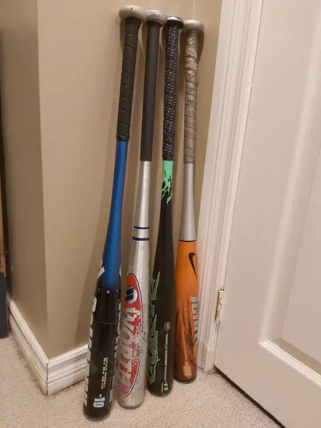 Demarini,Worth, Rawlings, Nike, 30 Inch Aluminium baseball bats in Baseball & Softball in Mississauga / Peel Region - Image 4