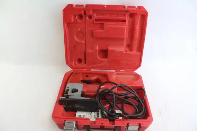 Milwaukee Heavy Duty Jig Saw and Case in Power Tools in Hamilton - Image 3