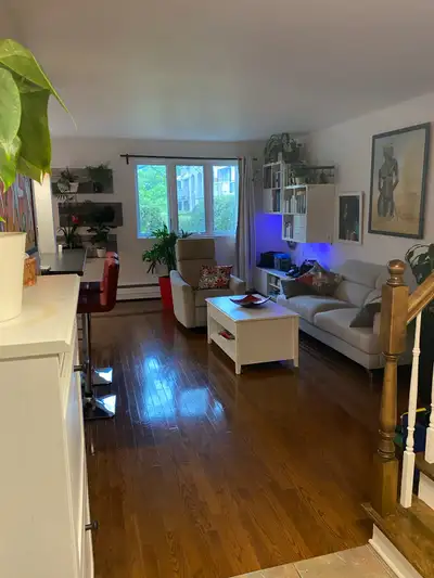 Grand condo 3 étages  – 1 600 pi² – St-Bruno-de-Montar
