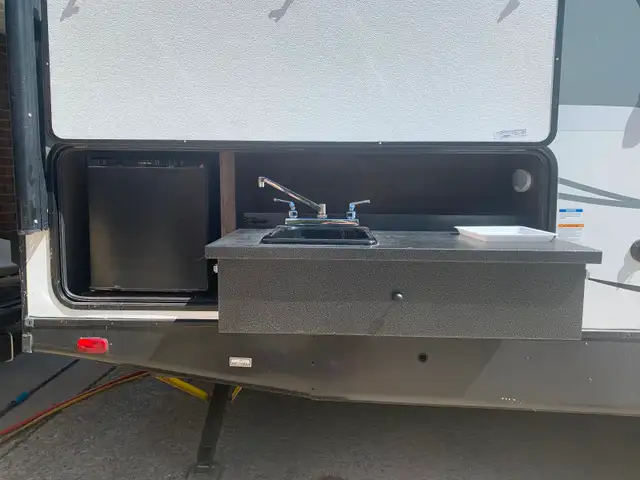 2019 Forest river vibe 268rks. in Travel Trailers & Campers in Fort St. John - Image 5