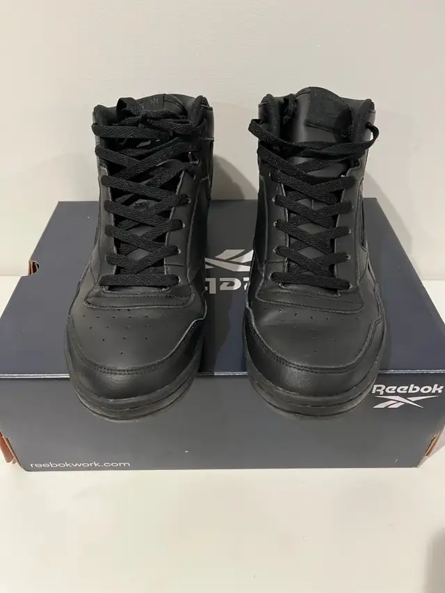 Reebok Mens Shoe High Cut Leather Black Size 11 Like New in Men's Shoes in Woodstock - Image 3
