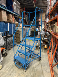 4-Step  industrial ladder 