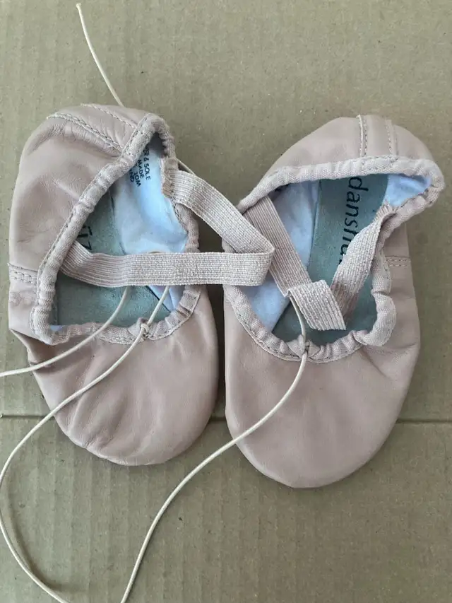 Leather ballet slippers63234833031041121