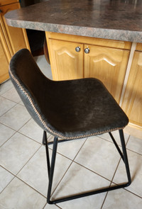 Counter Height Stool (Grey)