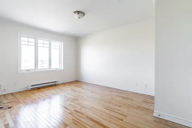 Candiac Spectaculaire!! Condo 4 1/2. Lumineaux 1874 Pies carres. in Condos for Sale in Longueuil / South Shore - Image 5
